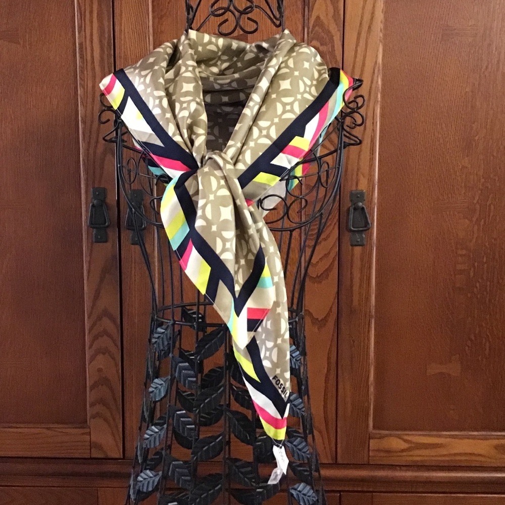 Fossil silk scarf. NWT